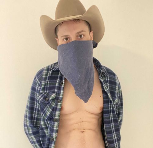 @masked_tom
