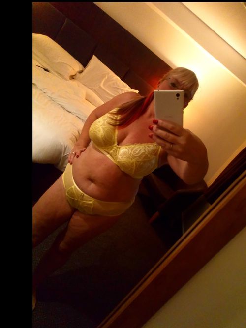 @matureblondewife