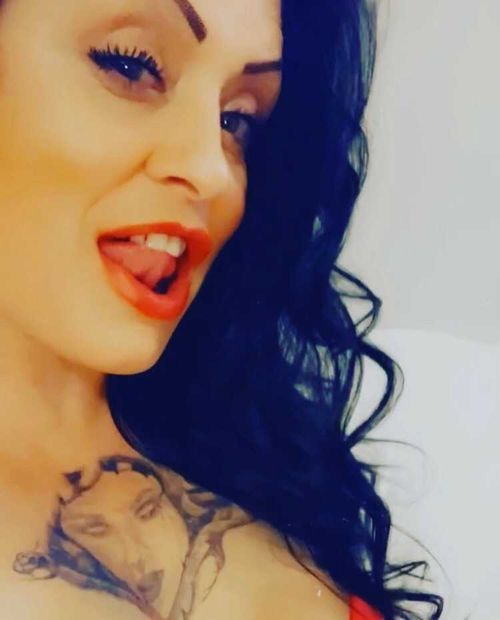 @melanieblanche