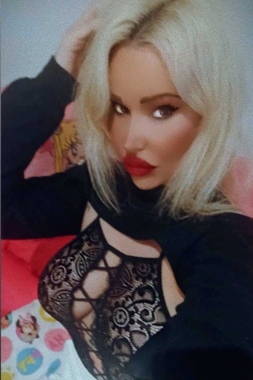 @meryblondshowgirl