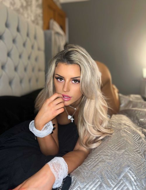 @mia_zambra nude mia_zambra nude