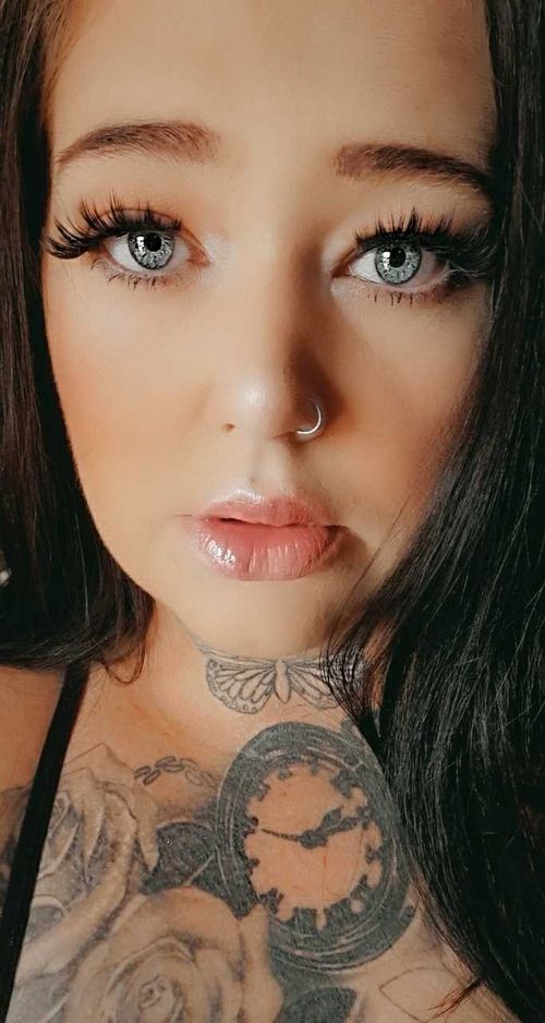 @mikaliaroze