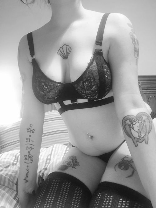 @missandromedaglitter