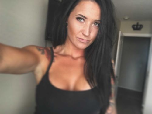 @missbluecollar