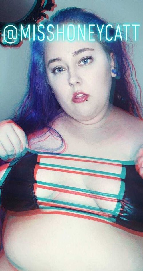 @misshoneycatt