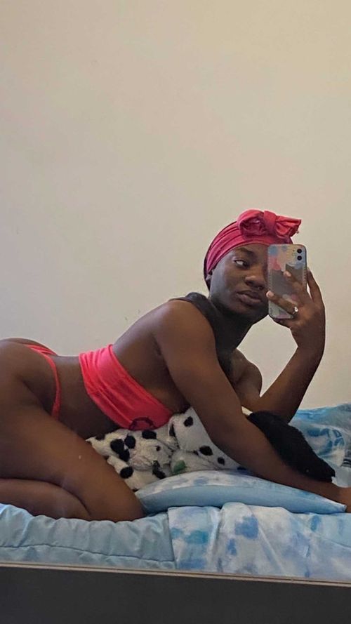 @missminniee