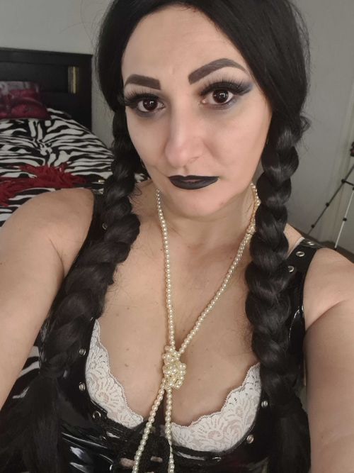 @mistress.deville