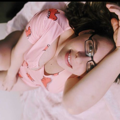 @momnextdoorvip nude momnextdoorvip nude