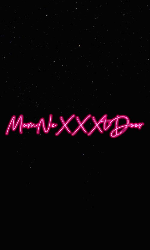momnexxxtdoorvip nude