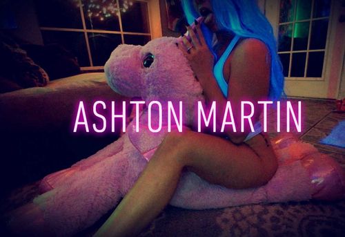 @momointhehousee nude momointhehousee nude