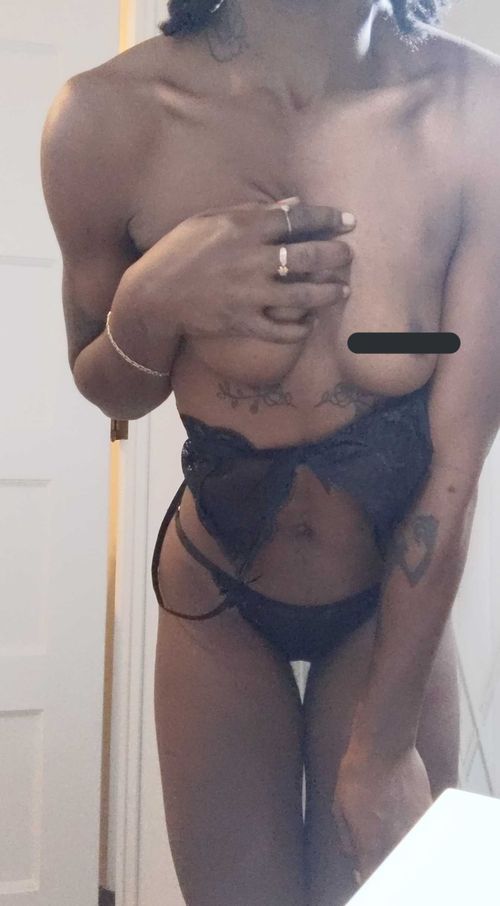 @moneymaniacbitch nude moneymaniacbitch nude