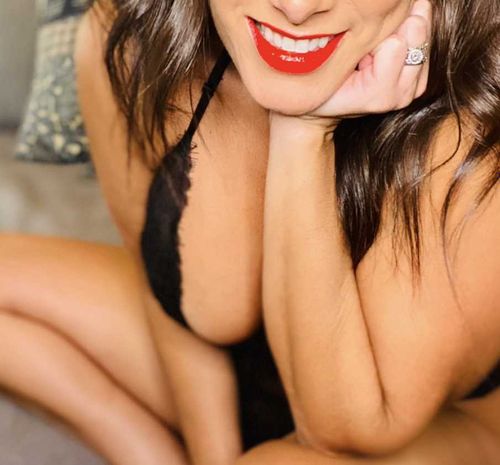@mrsavaandrews