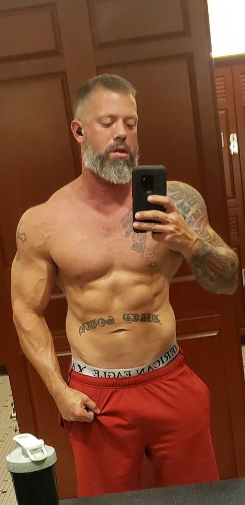@muscle_dad84 nude muscle_dad84 nude