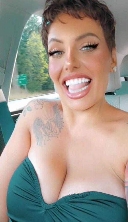 @nadiaisnaughty