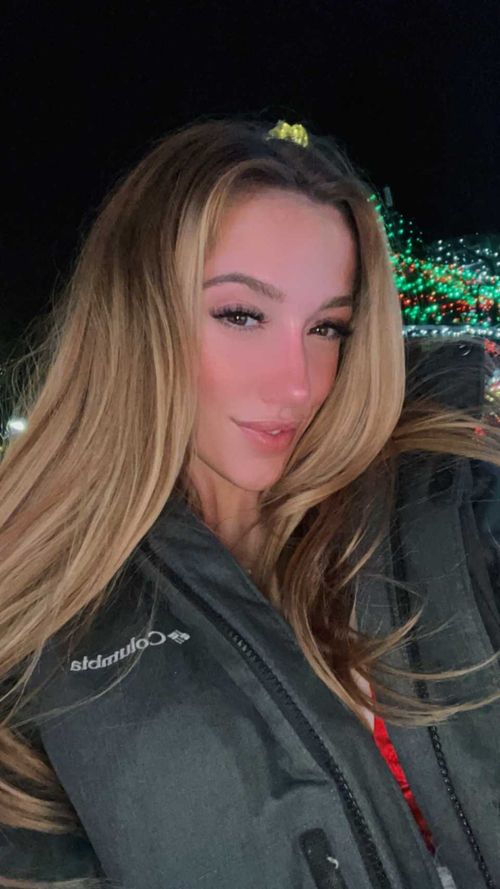 @nicollesnow