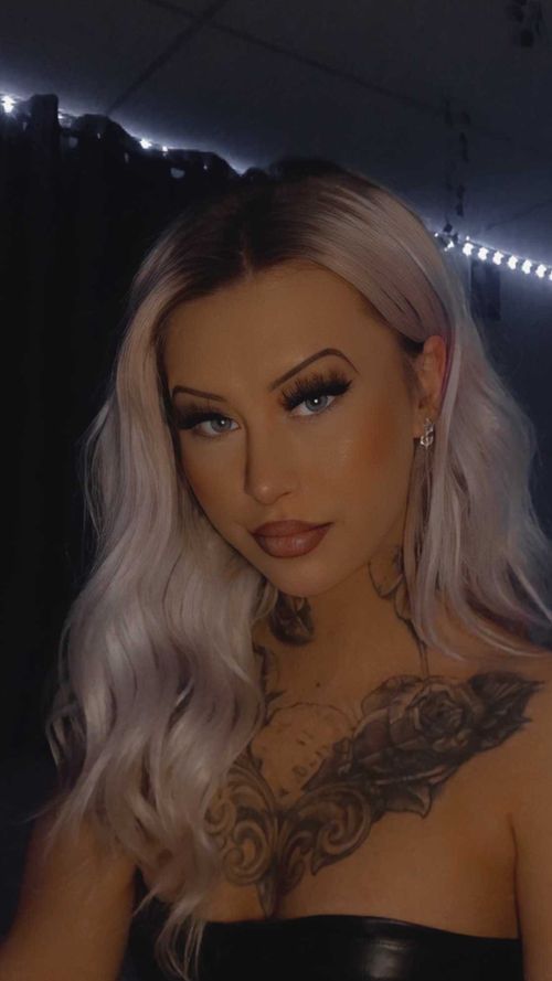 @nikkiliciousxo