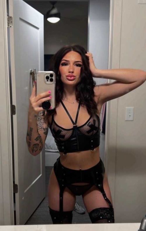 @officialtattedbrunette