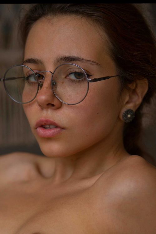 @petitenikolefree