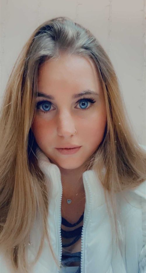 @blueeyesbombshell