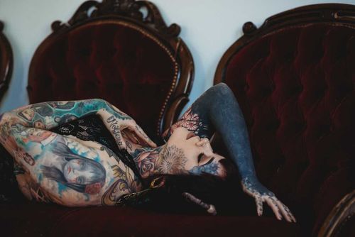 @deadbarbiee