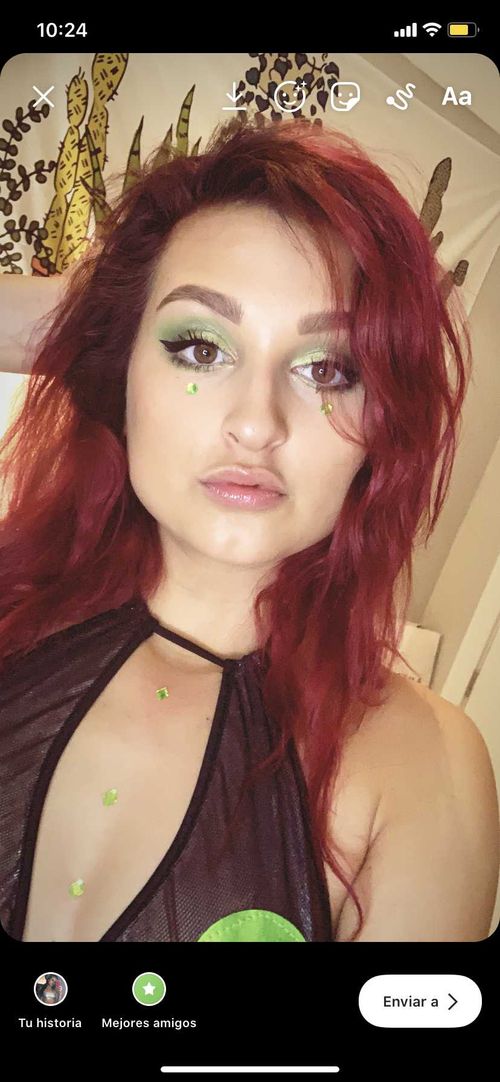 @girlwiththenarwhaltattoo