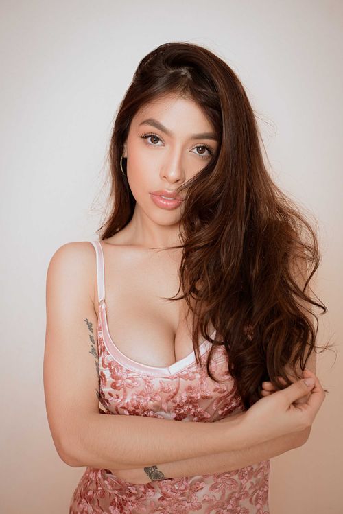@internetbrunette