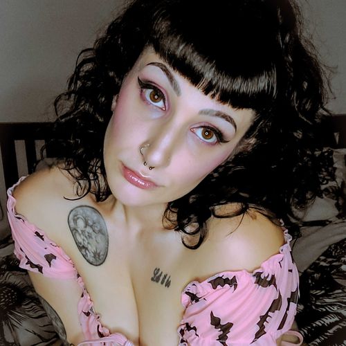 @kittyvonclaws