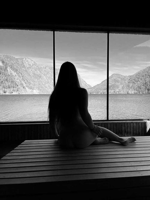 @laurakathleen