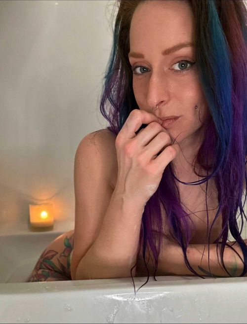 @lunaticfireflower