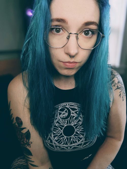 @palegardenia