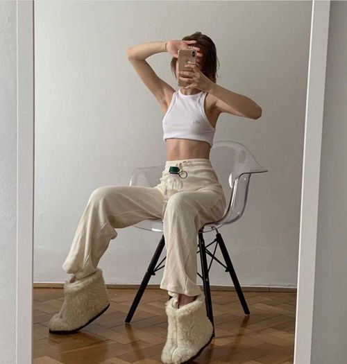 @playgirlyves