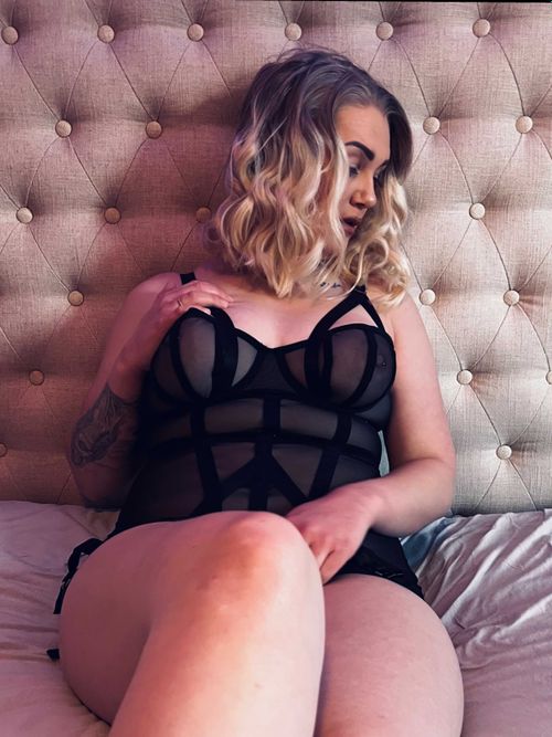 @thicchousewife3