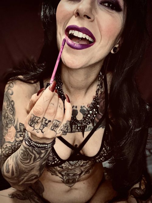 @wickedwitchypoo