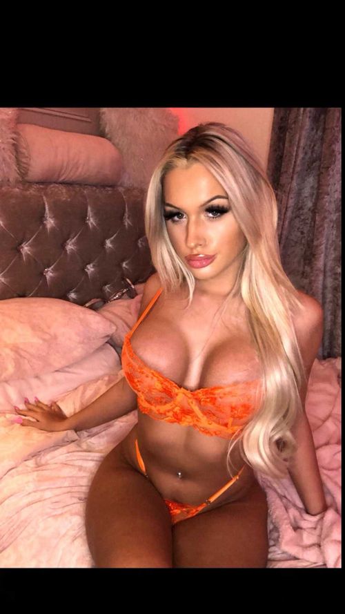 @xhollyrosee