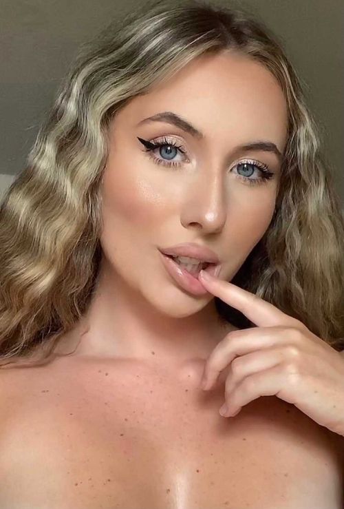 @yoursadrianna_nsfw