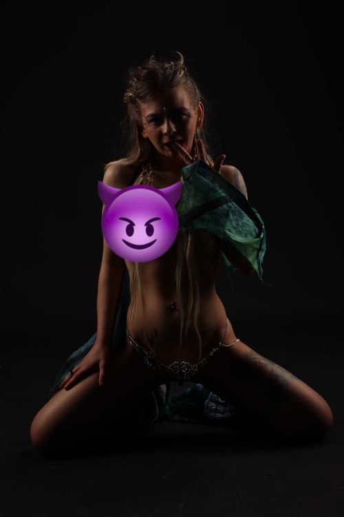 @queenfjora