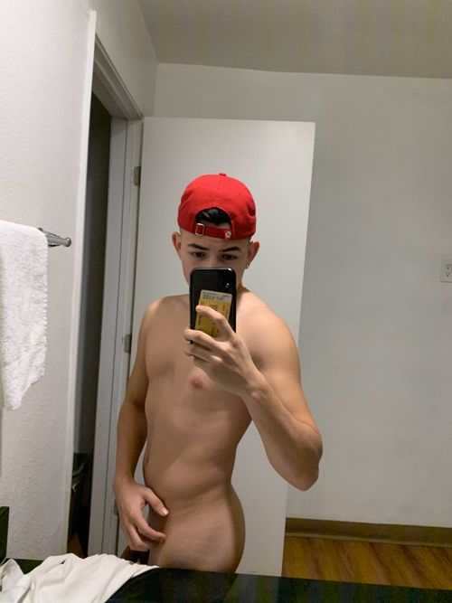 @realhotboi_nico