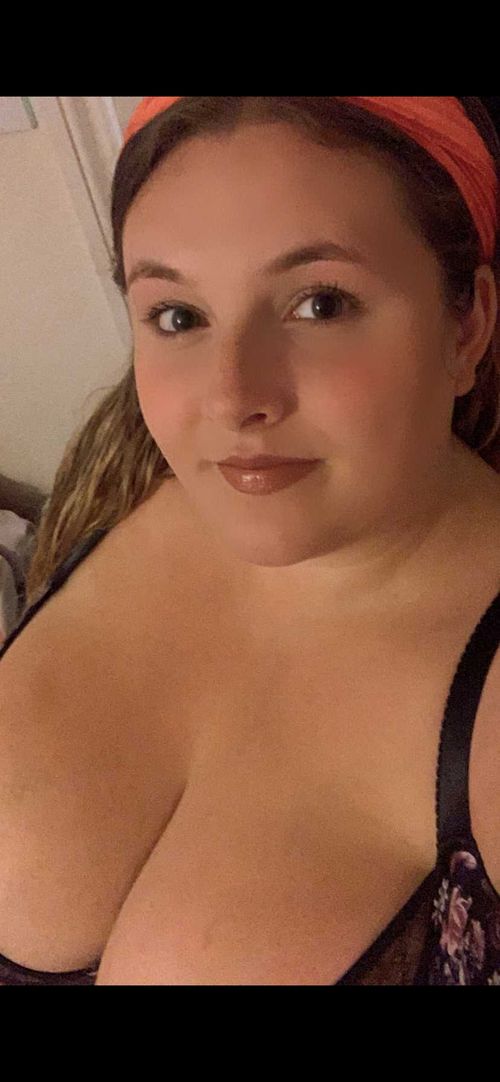 @rosiebigboobs
