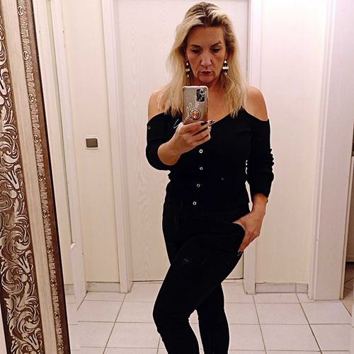 @sandybigboobs