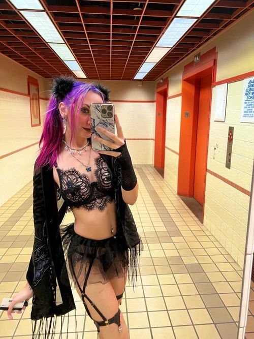 @sativalovexoxo