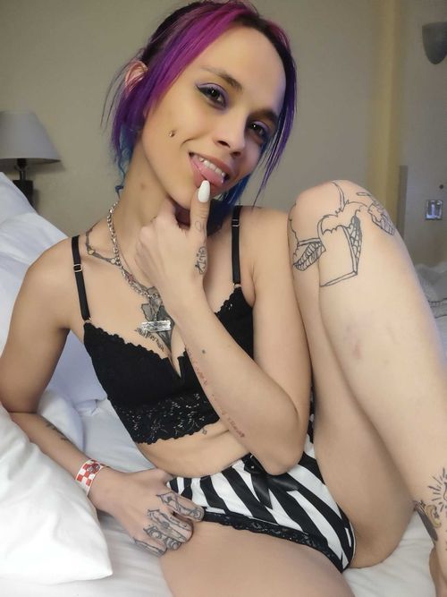 @savagesirenxxx