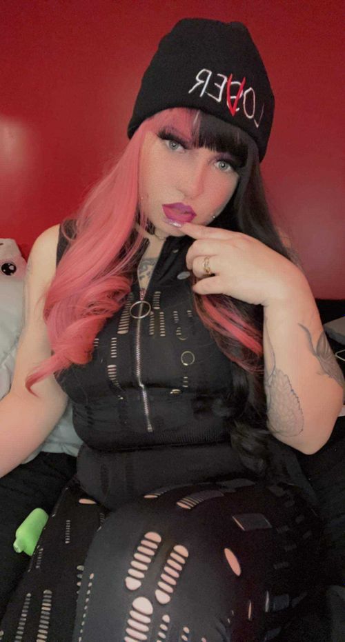 @scarlette_bae