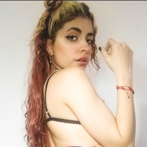 @sheylafarhat