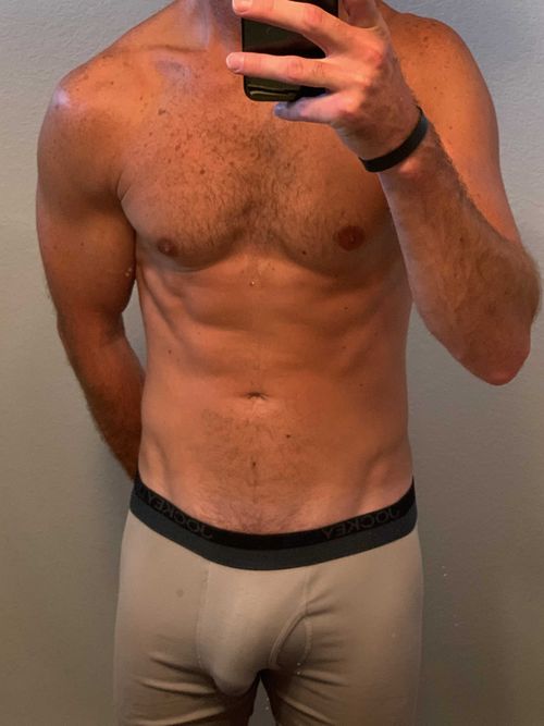 @showerselfieguy