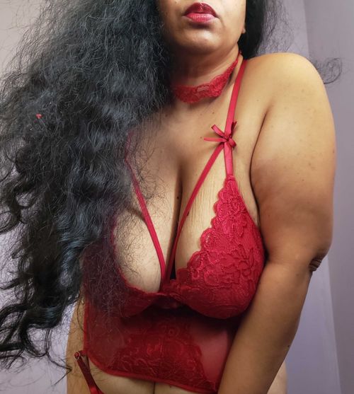 @simplymoniq