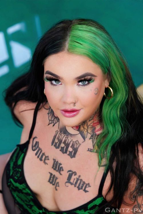 @skylarrosie