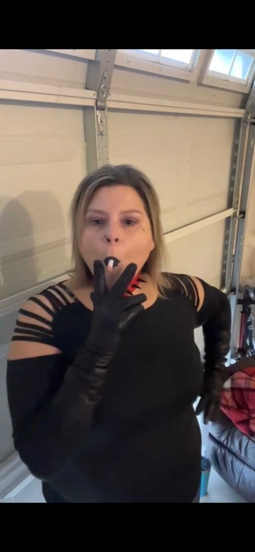 Smoking Mistress Onlyfans Nude And Leaked