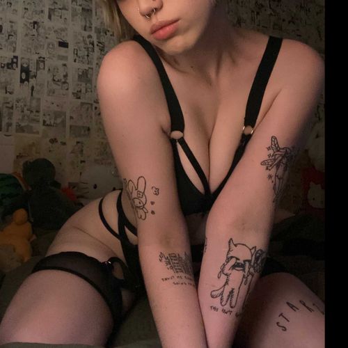 @spitsuccubus