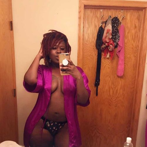 @squishybootyq nude squishybootyq nude