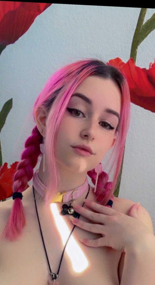 @strawburrykitten